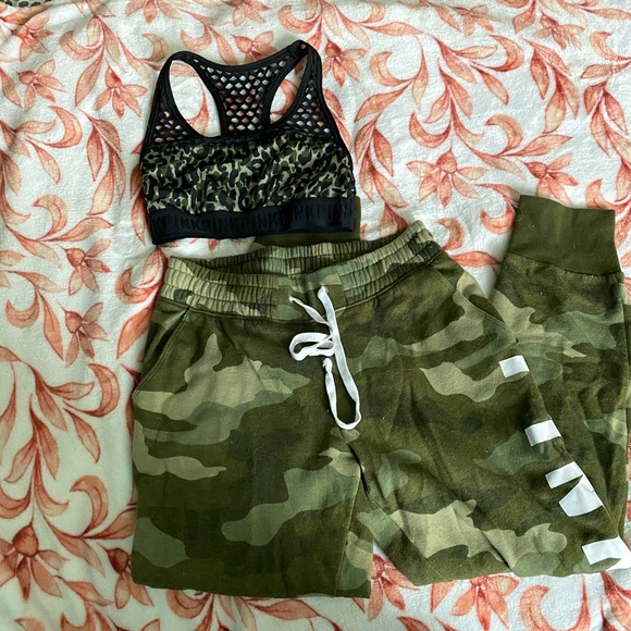 PINK Victoria's Secret Other - VS PINK Camo Sports Bra